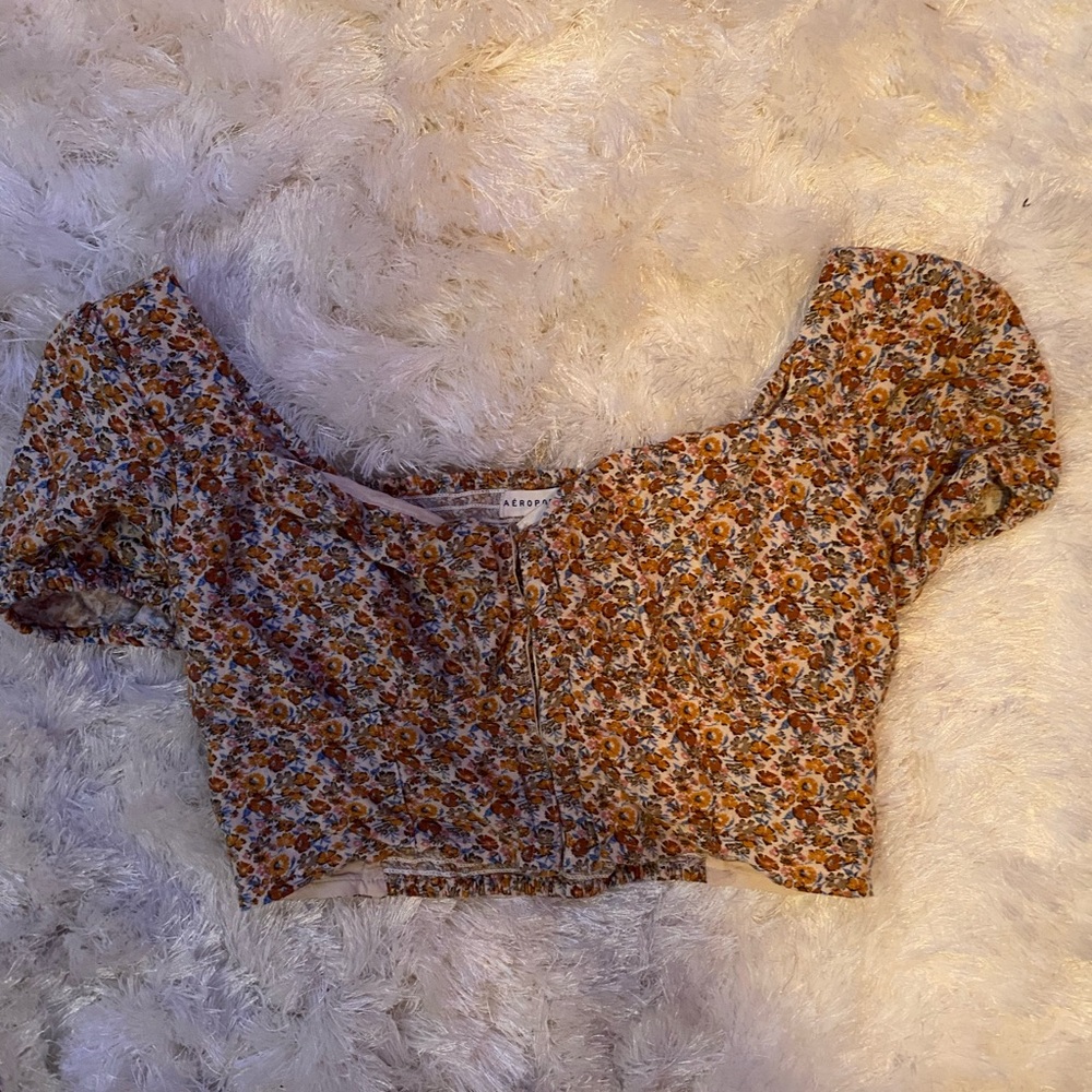 aero crop top. nwto